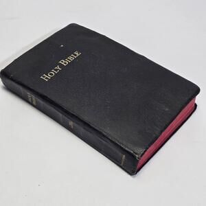 Vintage 1965 Red Letter Holy Bible King James Version Illustrated National Press